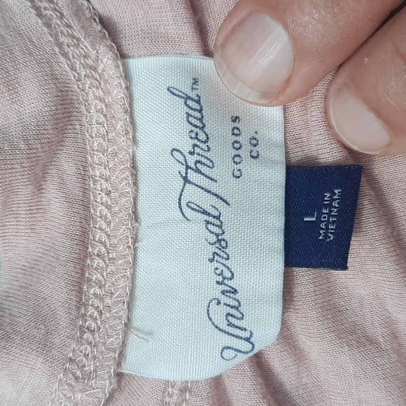 Universal Thread tee - Picture 2 of 8